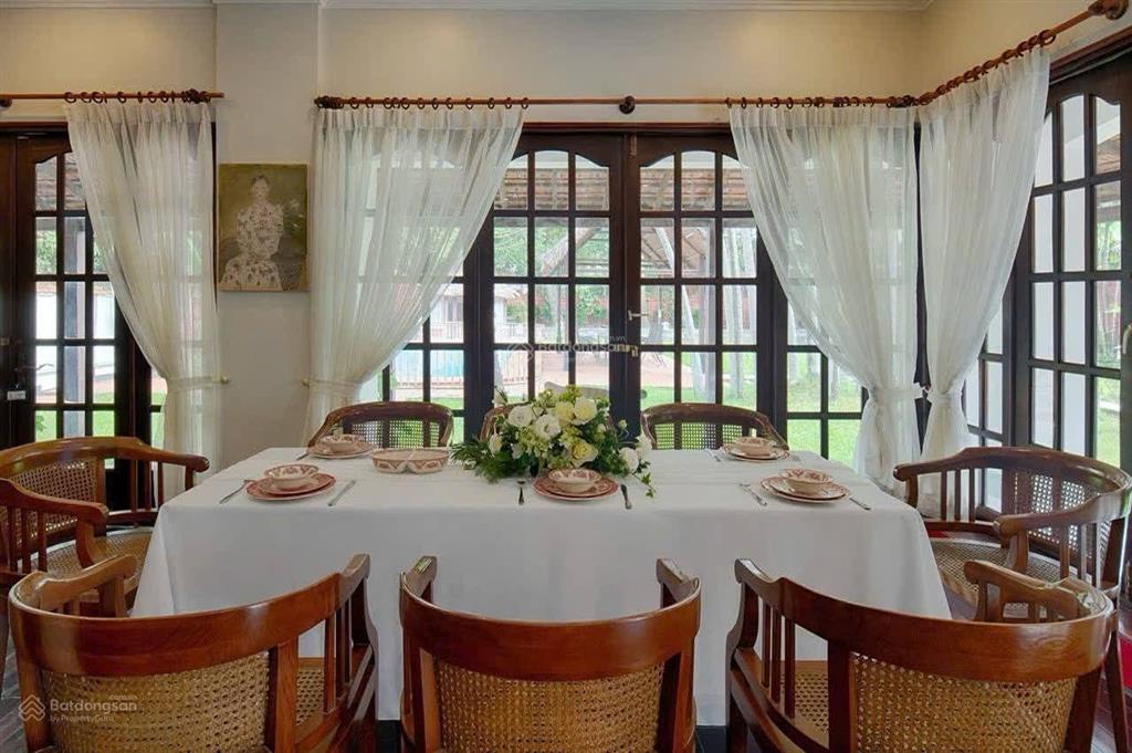 Cho thuê biệt thự sân vườn xuân thủy, thảo điền