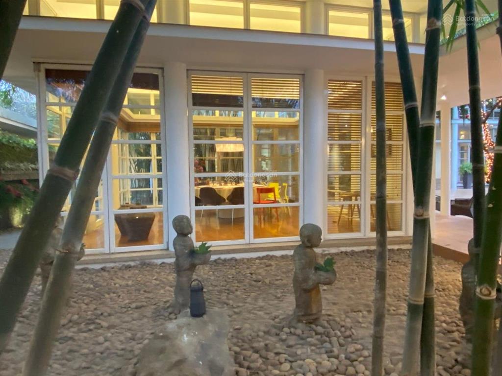 Bán siêu biệt thự sân vườn cực vip hiếm có tại thảo điền quận 2. diện tích 3300m2