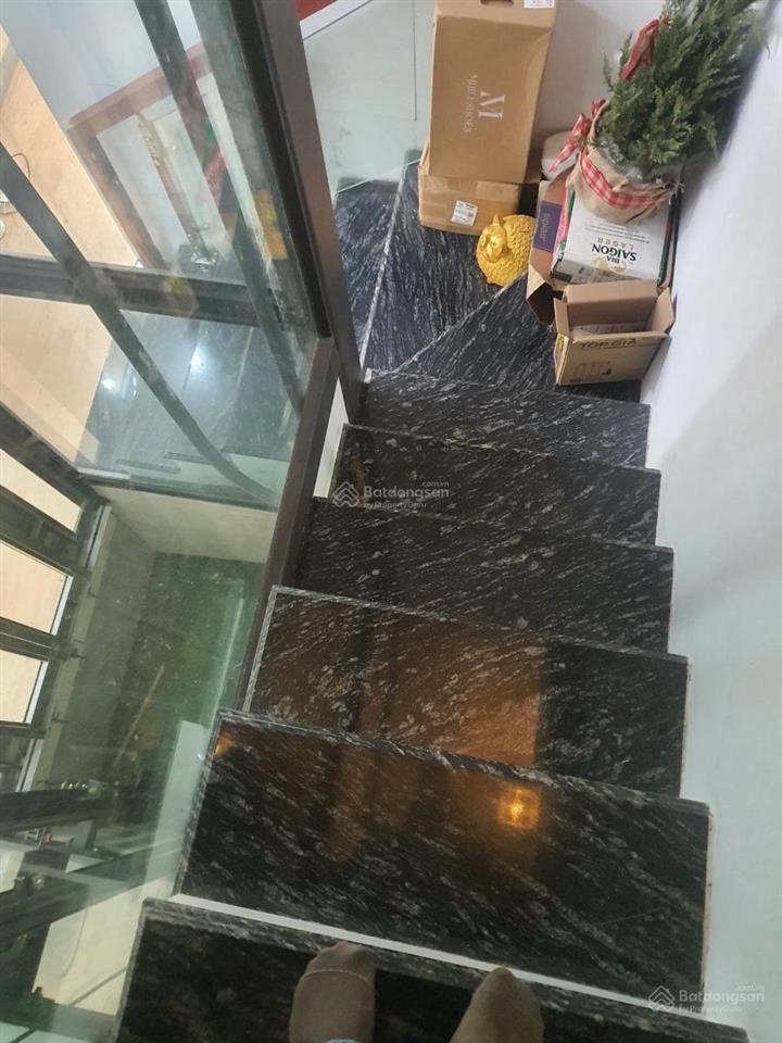 Minh khai nhà mặt phố 6 tầng thang máy vỉa hè rộng khu phố sầm uất nhất quận hai bà trưng