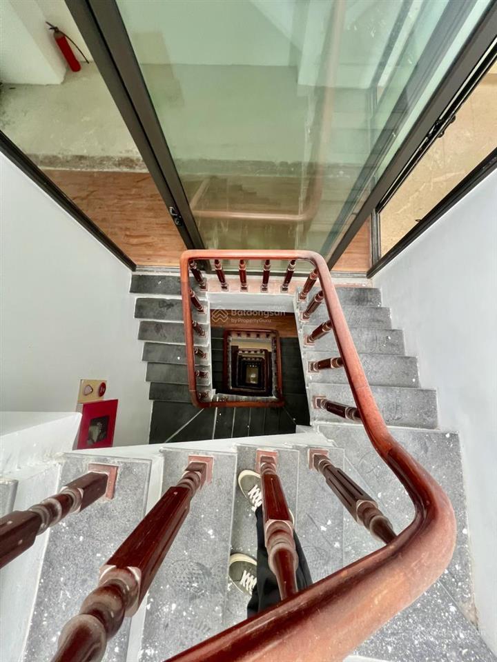 Đền lừ mặt phố 9 tầng thang máy, view hồ kinh doanh đa ngành