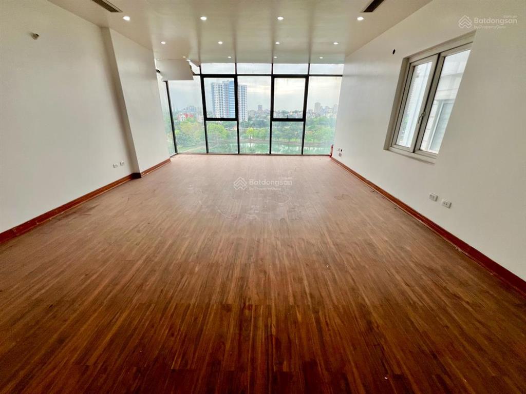 Đền lừ mặt phố 9 tầng thang máy, view hồ kinh doanh đa ngành