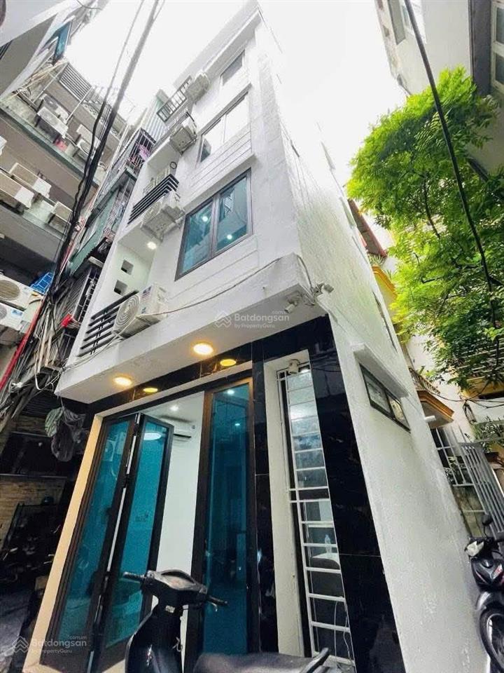 Yên hòa  nhà đẹp ở ngay  lô góc  full nội thất  sân rộng  gần phố