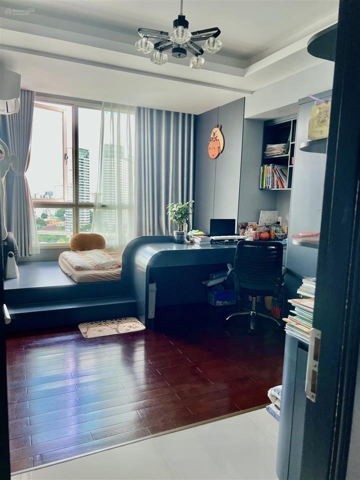 Bán căn góc tầng cao view bitexco, view cầu thủ, view tàu metro thiêm 3 pn the manor