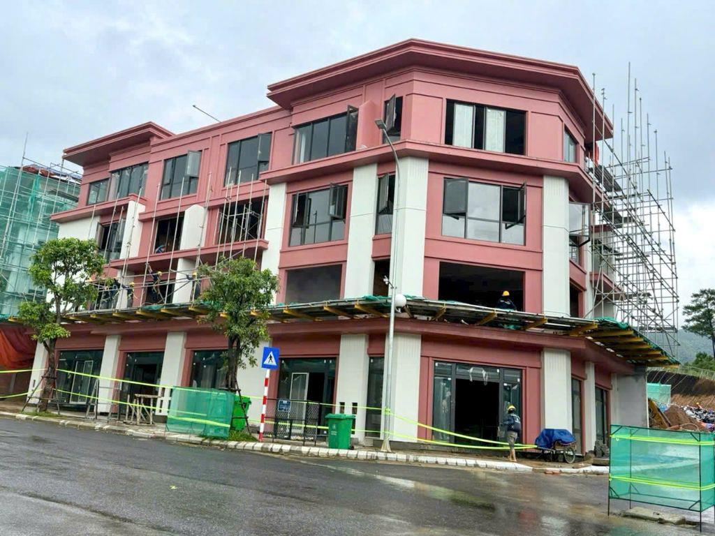 Bán liền kề 80m² ngay Đại Lộ Hải Vân - Vinhomes Hải Vân Bay, có VC 30% chỉ còn 4,8tỷ