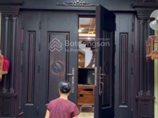 Cho thuê nhà mới xây siêu đẹp chuẩn 5 sao 126m2 kinh doanh đỉnh bồ đề, hn