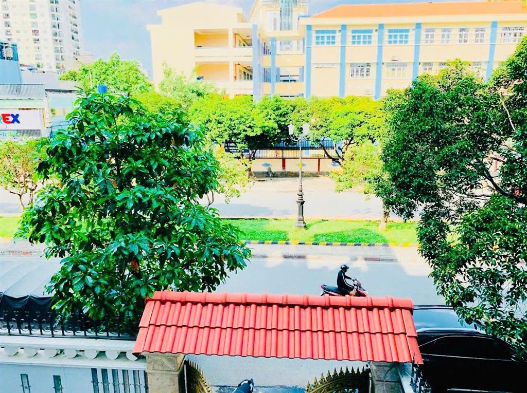 Hot, biệt thự mặt tiền lê thúc hoạch 8m x 20m đúc 3.5 tấm chỉ 30 tỷ,  0987 788 ***  hoàng anh