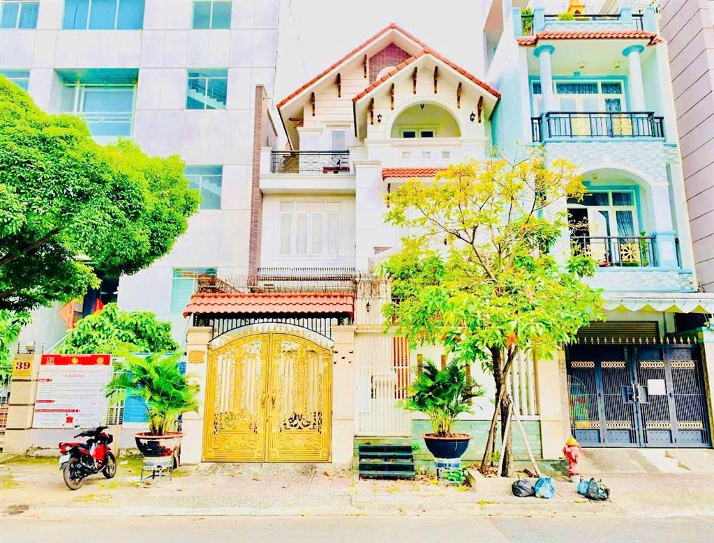 Hot, biệt thự mặt tiền lê thúc hoạch 8m x 20m đúc 3.5 tấm chỉ 30 tỷ,  0987 788 ***  hoàng anh