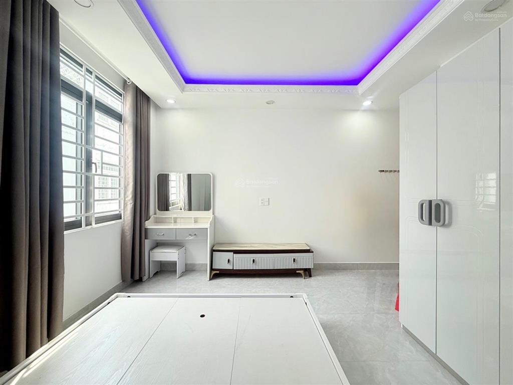 Nhà 4 tầng mới, nằm khu phân lô kinh doanh hẻm nguyễn hữu tiến  66m2