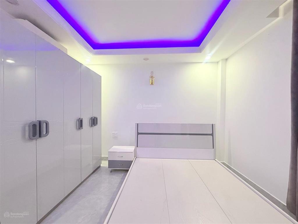 Nhà 4 tầng mới, nằm khu phân lô kinh doanh hẻm nguyễn hữu tiến  66m2