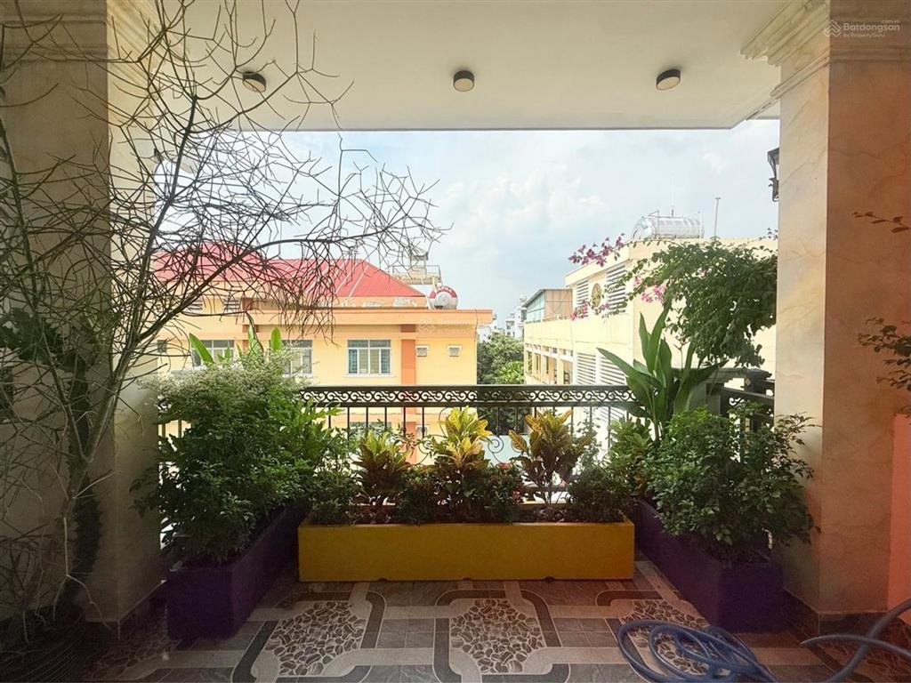Nhà 4 tầng mới, nằm khu phân lô kinh doanh hẻm nguyễn hữu tiến  66m2