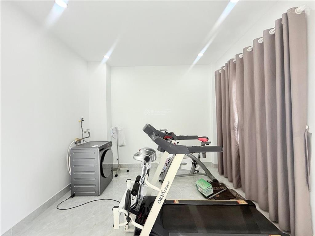 Nhà 4 tầng mới, nằm khu phân lô kinh doanh hẻm nguyễn hữu tiến  66m2