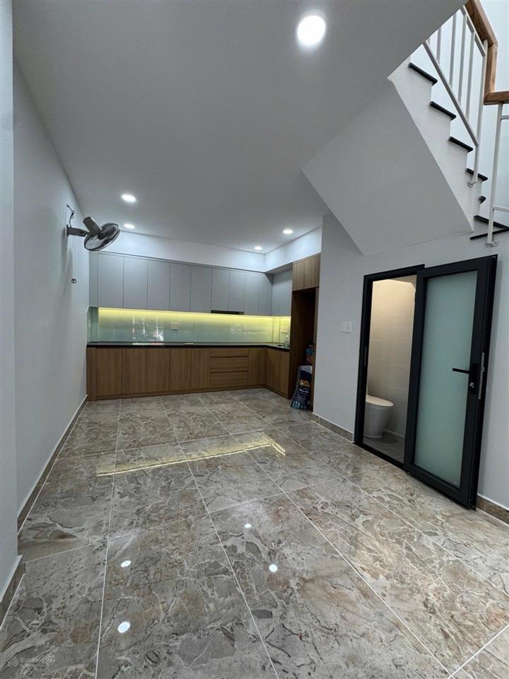 Bán nhà mặt tiền gần trường đh công thương, đường lê trọng tấn, xe hơi vi vu