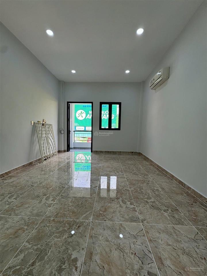 Bán nhà mặt tiền gần trường đh công thương, đường lê trọng tấn, xe hơi vi vu