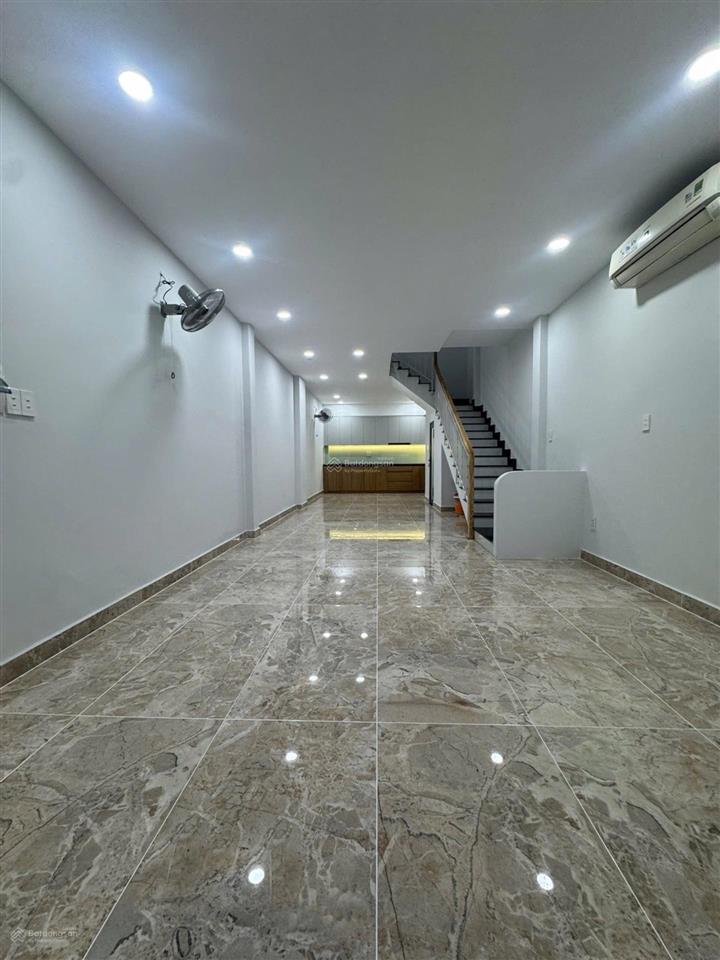 Bán nhà mặt tiền gần trường đh công thương, đường lê trọng tấn, xe hơi vi vu