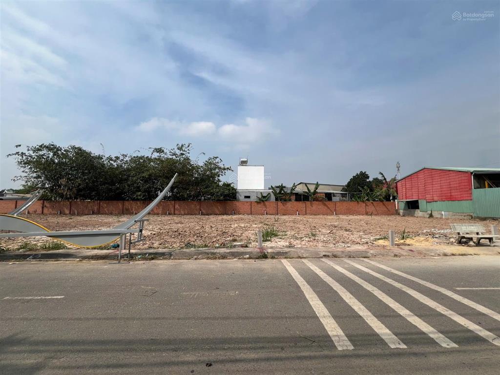 Đất 5x24m 120m2 full thổ cư  đường nhựa 10m vỉa hè ngay chợ xuân thới thượng