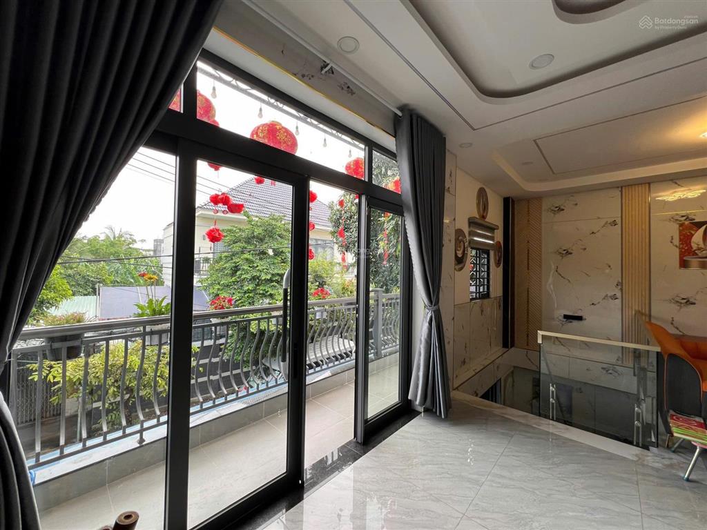 Nhà 1 lầu mới keng 8x22m mặt tiền thới tam thôn 9  sát chợ thới tứ