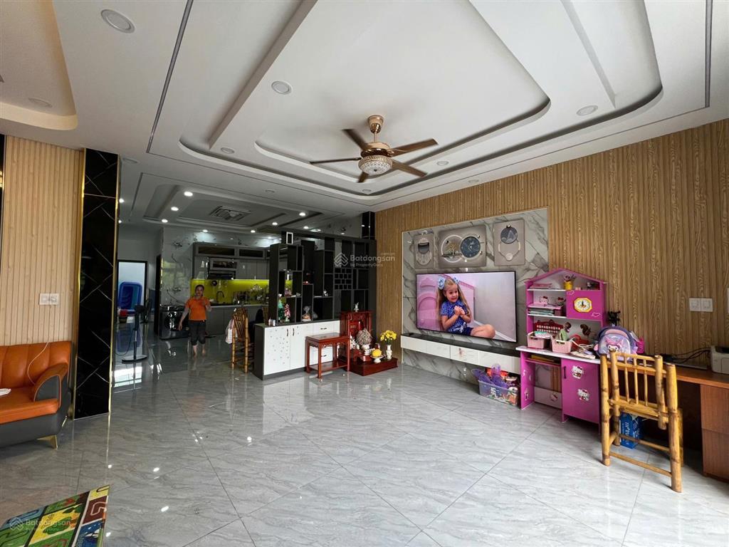 Nhà 1 lầu mới keng 8x22m mặt tiền thới tam thôn 9  sát chợ thới tứ