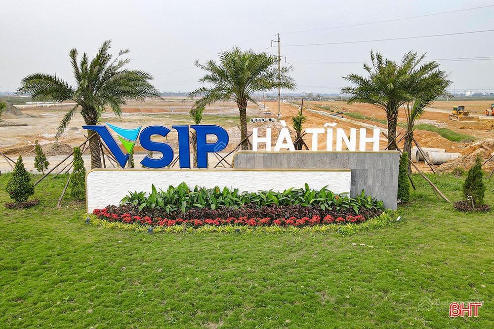 Bán gấp lô mặt đường quốc lộ 15b cách khu cn visip hà tĩnh 1km ,tiềm năng tăng giá cực mạnh