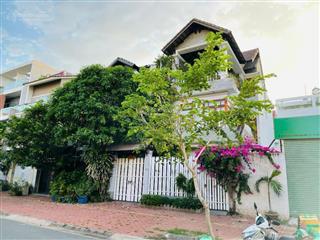 Biệt thự một đời chủ cần bán, ngôi nhà lý tưởng để an cư lâu dài cho cả đại gia đình nhiều thế hệ