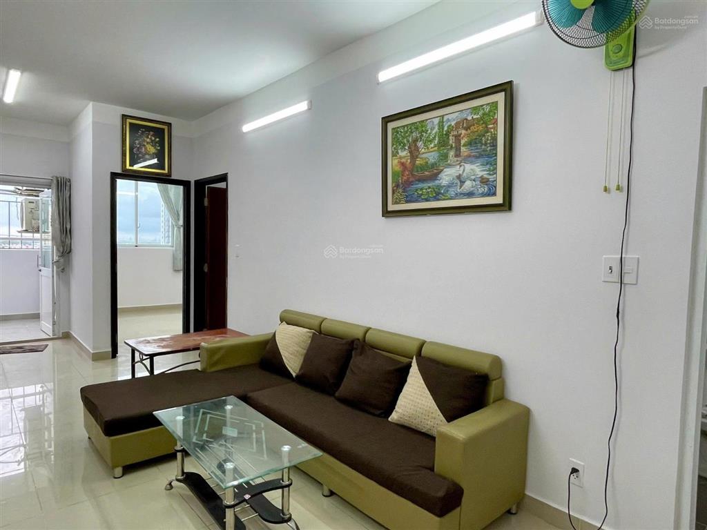 Cho thuê 2pn (60m2) nội thất đầy đủ tầng cao view đẹp giá chỉ 8,5 tr/tháng.