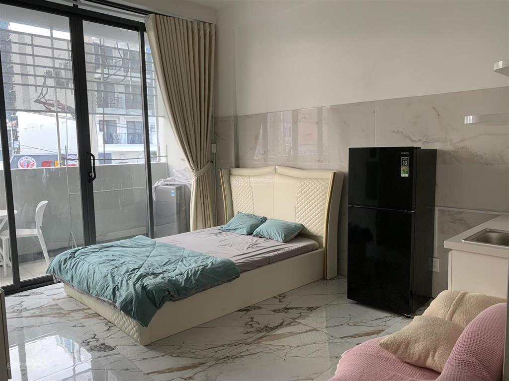 Cho thuê căn hộ dịch vụ 40m2 đầy đủ nội thất, có ban công, nhà mới vào ở ngay