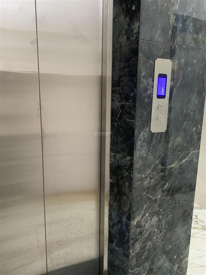 Cho thuê căn hộ dịch vụ 40m2 đầy đủ nội thất, có ban công, nhà mới vào ở ngay