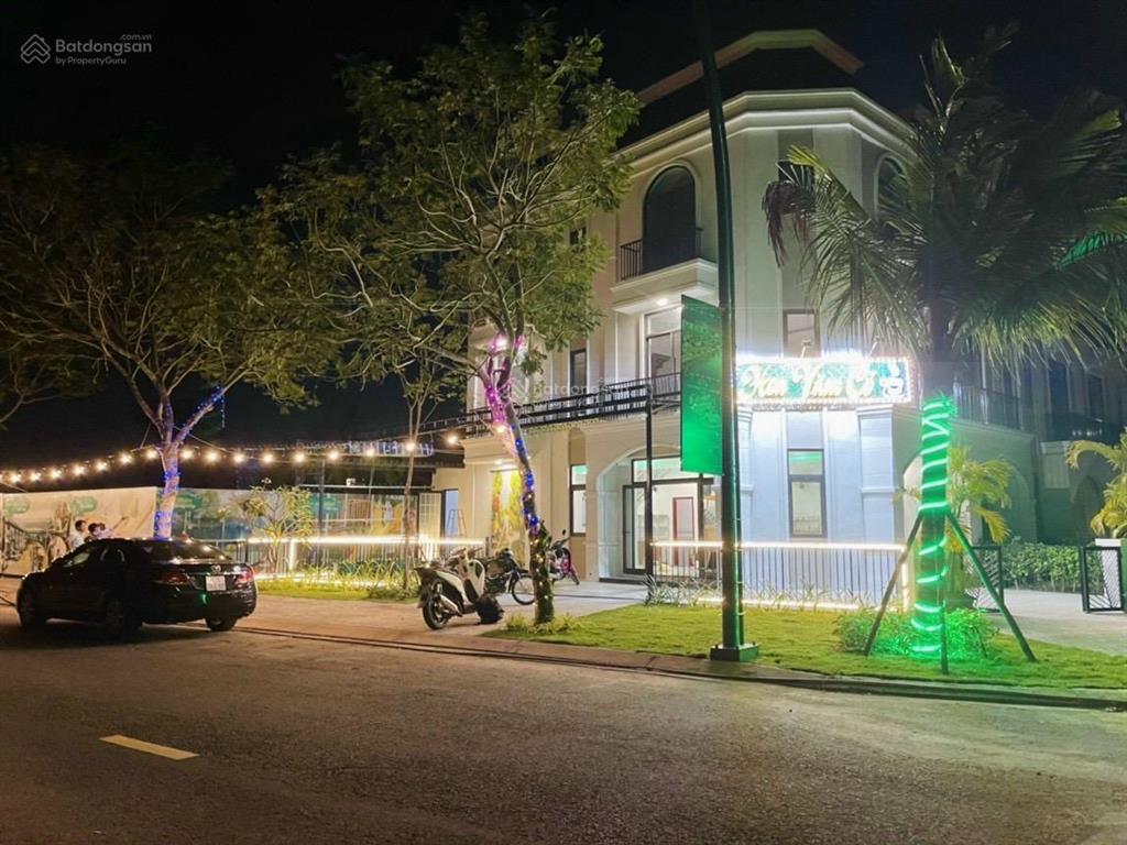Bán gấp nhà phố view hồ bơi, cv 4pn, 3wc, 85m2 tại long phú residence, 3,2 tỷ, bến lức, long an