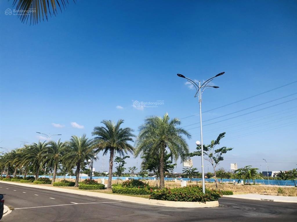 Chính chủ gửi bán lô đất mặt tiền góc đường chính kdc đức hoà đông 1,699tỷ