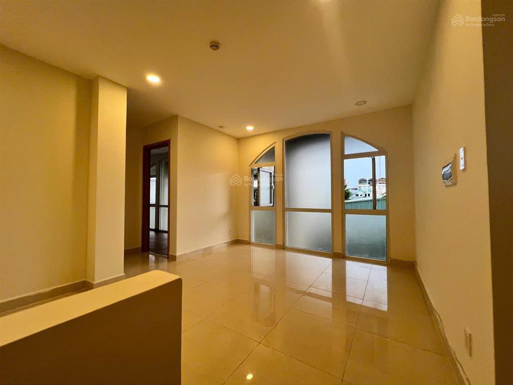 Cho thuê shophouse vừa ở vừa kinh doanh, giá thuê 7 triệu/tháng. 0934 987 ***