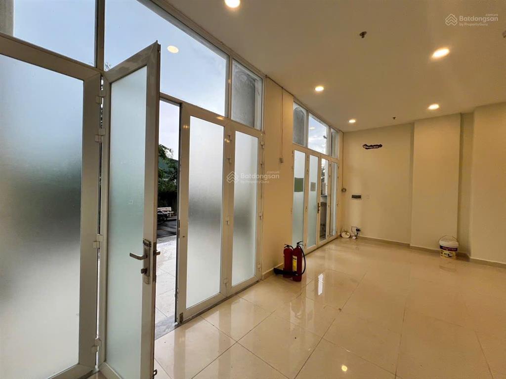 Cho thuê shophouse vừa ở vừa kinh doanh, giá thuê 7 triệu/tháng. 0934 987 ***