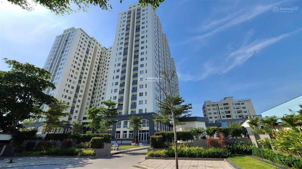 Cho thuê shop ngay góc cổng chính, phù hợp siêu thị, ngân hàng, kinh doanh cà phê.  0934 987 ***