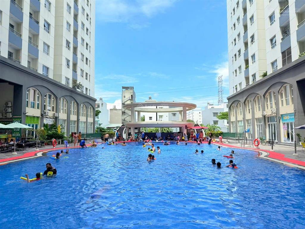 Cho thuê shop ngay góc cổng chính, phù hợp siêu thị, ngân hàng, kinh doanh cà phê.  0934 987 ***