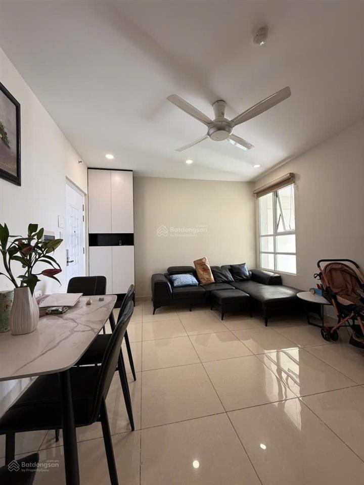 Chính chủ cần bán căn hộ 2 phòng ngủ full nội thất cao cấp. xách vali vào ở. 0934 987 ***
