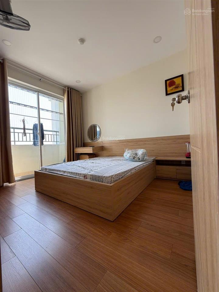Chính chủ cần bán căn hộ 2 phòng ngủ full nội thất cao cấp. xách vali vào ở. 0934 987 ***