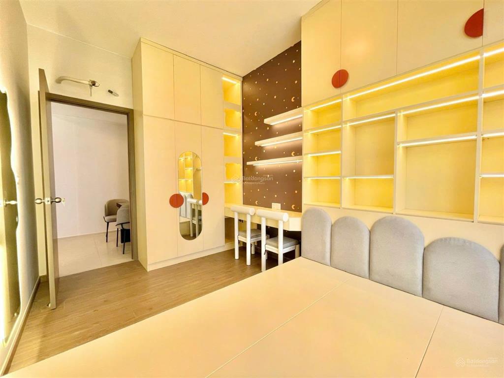 Cần bán gấp căn 69m2 lầu cao view đẹp. sổ hồng sẵn hỗ trợ vay hơn 2 tỷ.  0934 987 ***