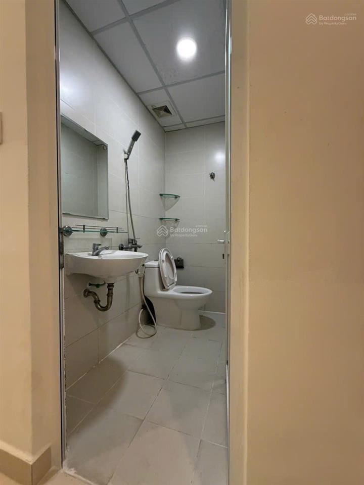 Định cư cần bán gấp căn hộ 2 phòng ngủ full nội thất cao cấp. xách vali vào ở.  0934 987 ***