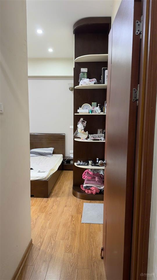 Bán căn 3pn 90m2, căn số 10 toà b chung cư ct36 định công. hướng đông năm đẹp, sẵn sổ đỏ, tầng đẹp