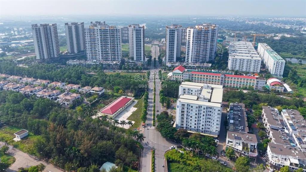 Cho thuê 2pn1wc tháp panorama 60m2 có ban công giá thuê 9 triệu ở liền
