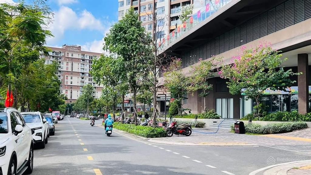 Cho thuê 2pn1wc tháp panorama 60m2 có ban công giá thuê 9 triệu ở liền