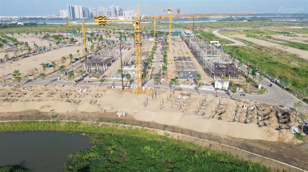Tiến độ dự án izumi city tháng 6/2026 nhà phố chủ đầu tư 1 trệt 2 lầu giá từ 7,9 tỷ căn 0915 765 ***