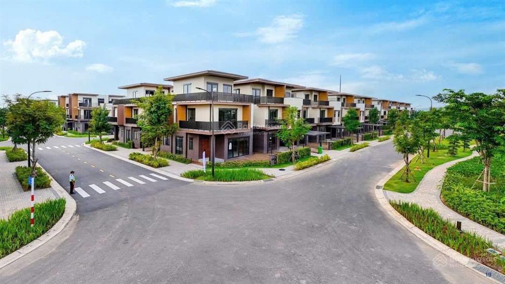 Mẫu nhà xây dựng sẵn sân vườn, trệt, 2 lầu nhà phố vườn ta 1 diện tích 7x20.5 giá 7,8 tỷ đã có sổ
