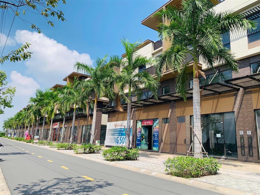Cần bán shophouse trục mặt tiền chỉ 24 căn phân khu giai đoạn 1 giá 13,5 tỷ thuận tiện kinh doanh