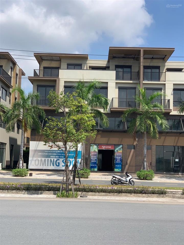 Cần bán shophouse trục mặt tiền chỉ 24 căn phân khu giai đoạn 1 giá 13,5 tỷ thuận tiện kinh doanh