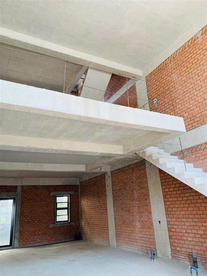 Cần bán shophouse trục mặt tiền chỉ 24 căn phân khu giai đoạn 1 giá 13,5 tỷ thuận tiện kinh doanh