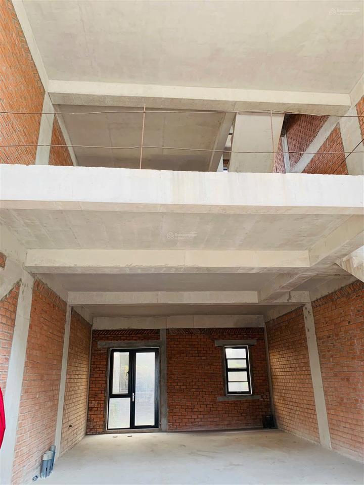 Cần bán shophouse trục mặt tiền chỉ 24 căn phân khu giai đoạn 1 giá 13,5 tỷ thuận tiện kinh doanh