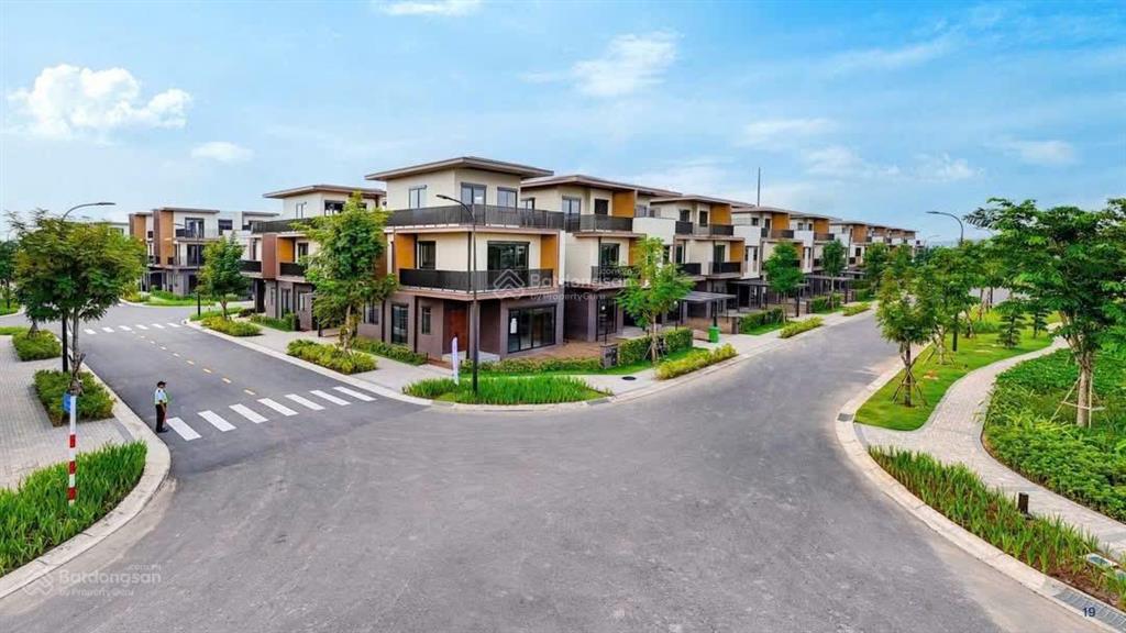Nhà phố hai mặt thoáng ngang 8m  giỏ hàng mua trực tiếp từ chủ đầu tư, tiến độ thanh toán đến 2027