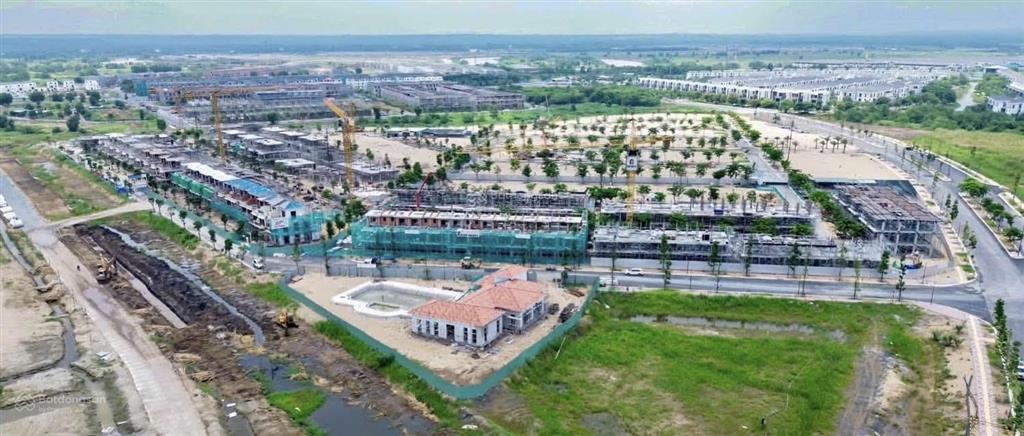 Nhà phố hai mặt thoáng ngang 8m  giỏ hàng mua trực tiếp từ chủ đầu tư, tiến độ thanh toán đến 2027
