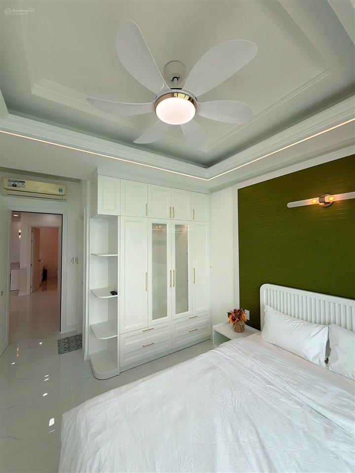 Giảm mạnh căn hộ view trực biển 70.56m2, 2pn 2wc full nội thất mới 100%, giá chỉ 4.98 tỷ