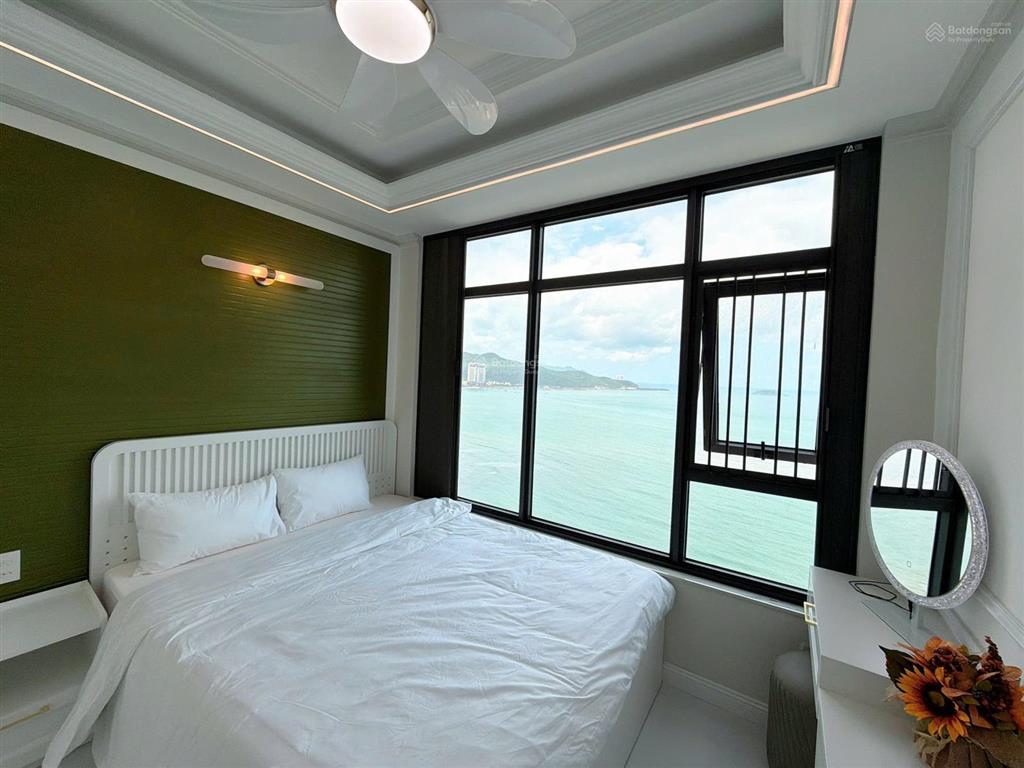 Giảm mạnh căn hộ view trực biển 70.56m2, 2pn 2wc full nội thất mới 100%, giá chỉ 4.98 tỷ