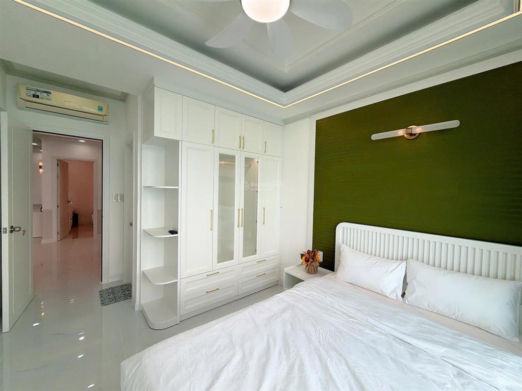 Giảm mạnh căn hộ view trực biển 70.56m2, 2pn 2wc full nội thất mới 100%, giá chỉ 4.98 tỷ